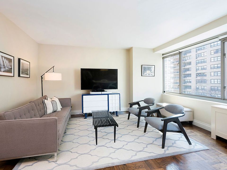 1st image of 315 W 70th St APT 6A