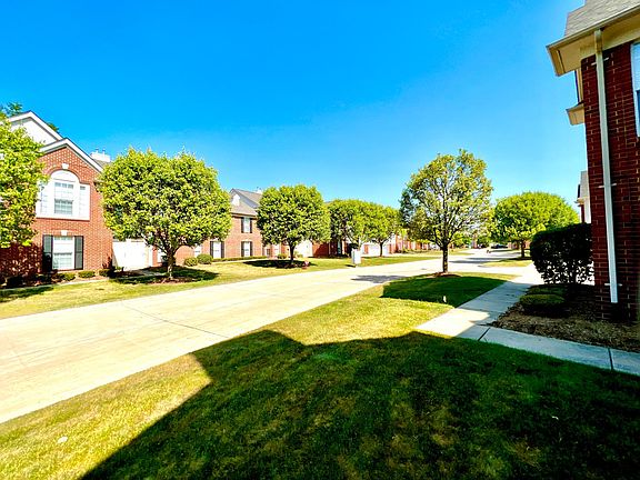 4th image of 44328 Lakepointe Dr