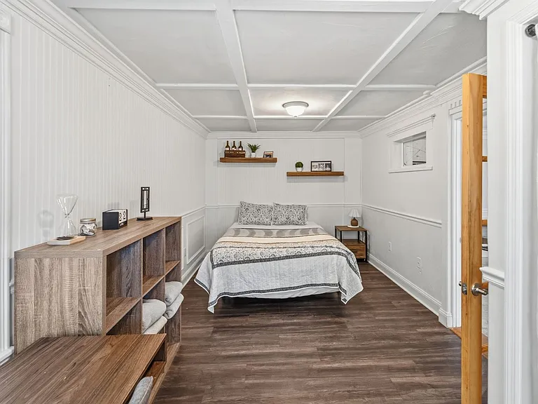 1010 E Victory Dr E #1 — Photo 15