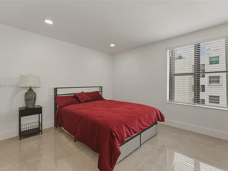 3702 NE 171st St #17 — Photo 8