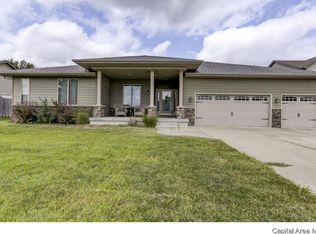 2005 Turtle Creek Dr, Chatham, IL 62629