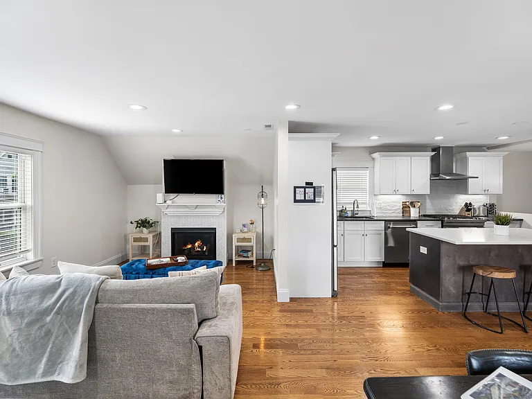114 Moreland St #2 — Photo 5