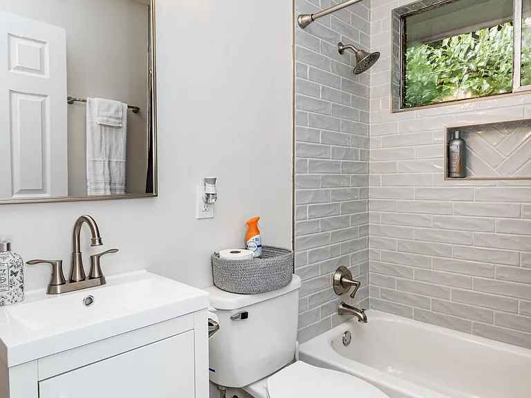 2500 Dandridge Dr — Photo 13