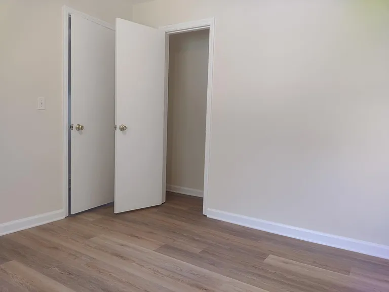 1017 Wade Ave #C — Photo 9