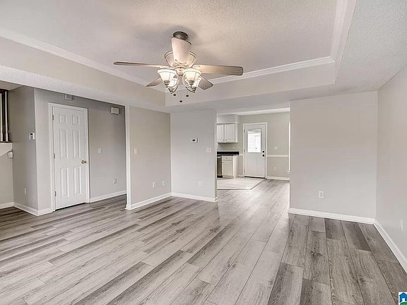 5th image of 1306 Hillsboro Ln