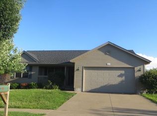 2221 W 59th St, Davenport, IA 52806