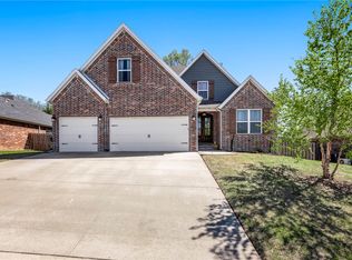 1711 Sweetbriar Way, Centerton, AR 72719