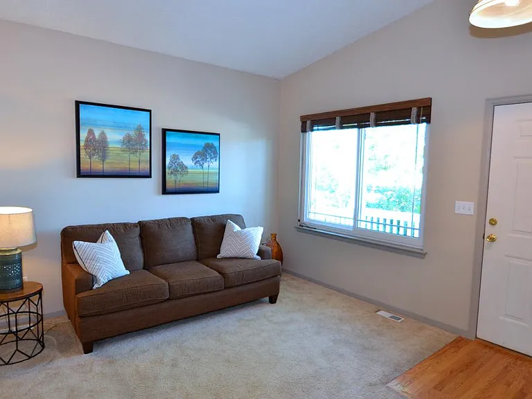 1443 Wildrose Dr — Photo 5