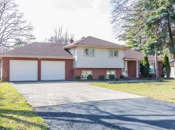 17W585 Hillcrest Dr, Wood Dale, IL 60191