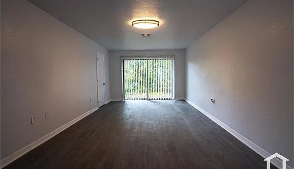 1 bed, 810 sqft, $1,636 — Photo 3