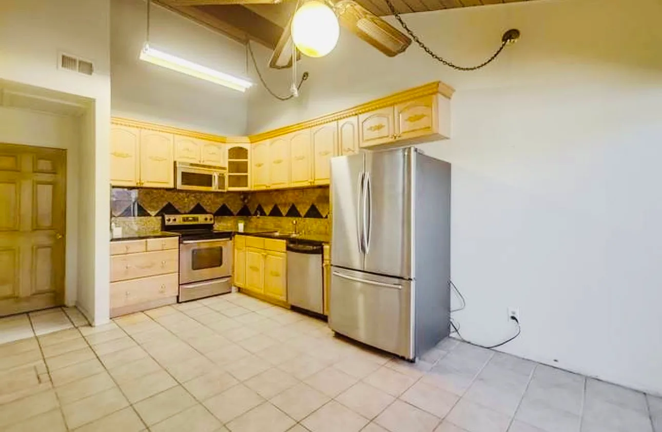 2 bed, 1088 sqft, $2,900 — Photo 3
