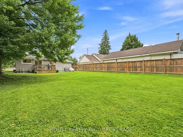 8166 Thorold Stone Rd — Photo 16
