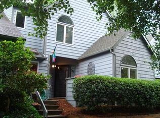 210 E North Lindell Rd, Greensboro, NC 27403