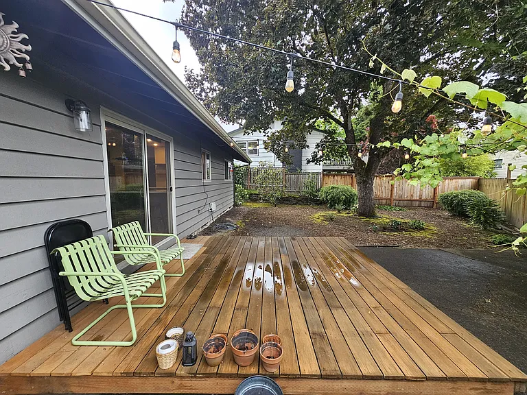 690 SW 130th Ave — Photo 43