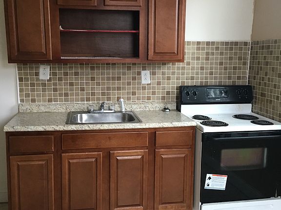 5th image of 708 W Roosevelt Blvd #House