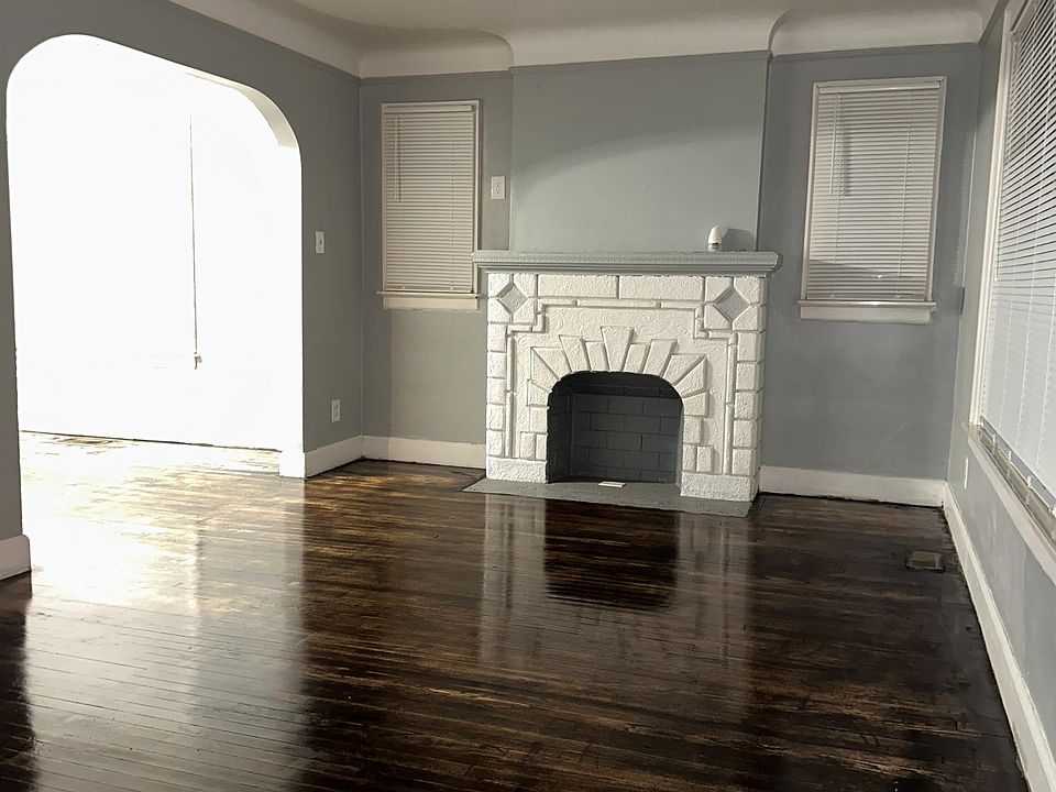 1st image of 5733 Lakewood St Floor 1