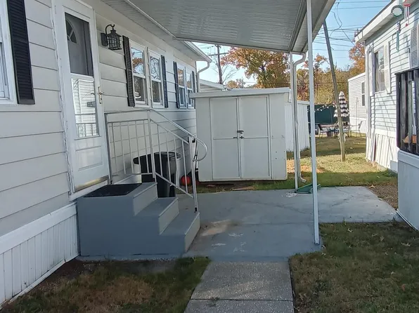 1405 Farrell Ave Trailer 330, Cherry Hill, NJ 08002