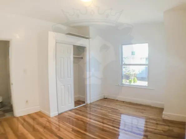 13 Higgins St, Boston, MA 02134
