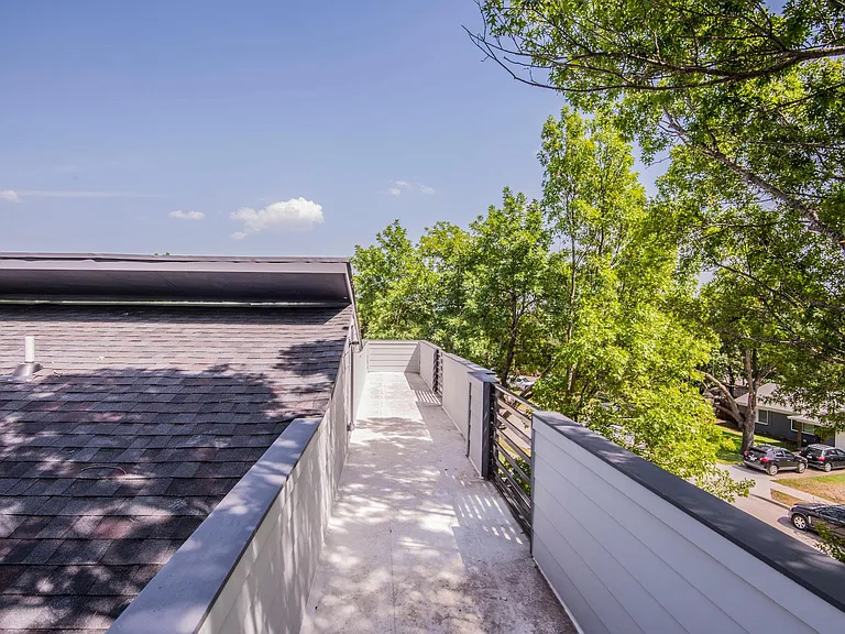 8718 Boundbrook Ave — Photo 5