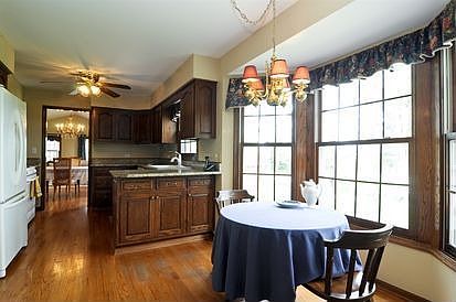 3rd image of 487 Park Barrington Dr