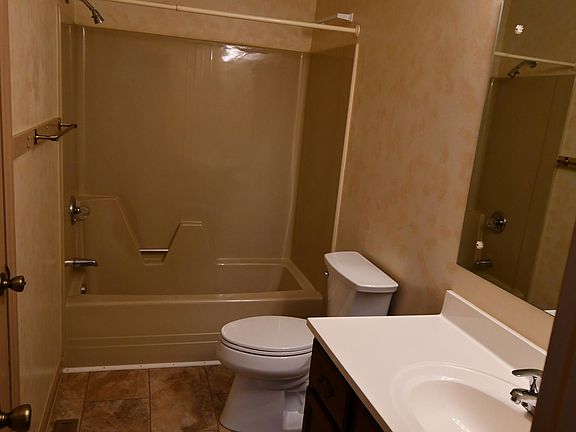 5th image of 685 Bethany Ct