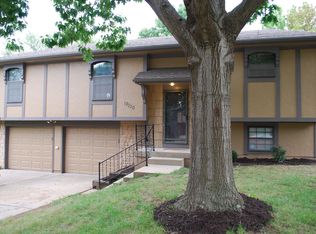 12730 Oakland Ave, Grandview, MO 64030