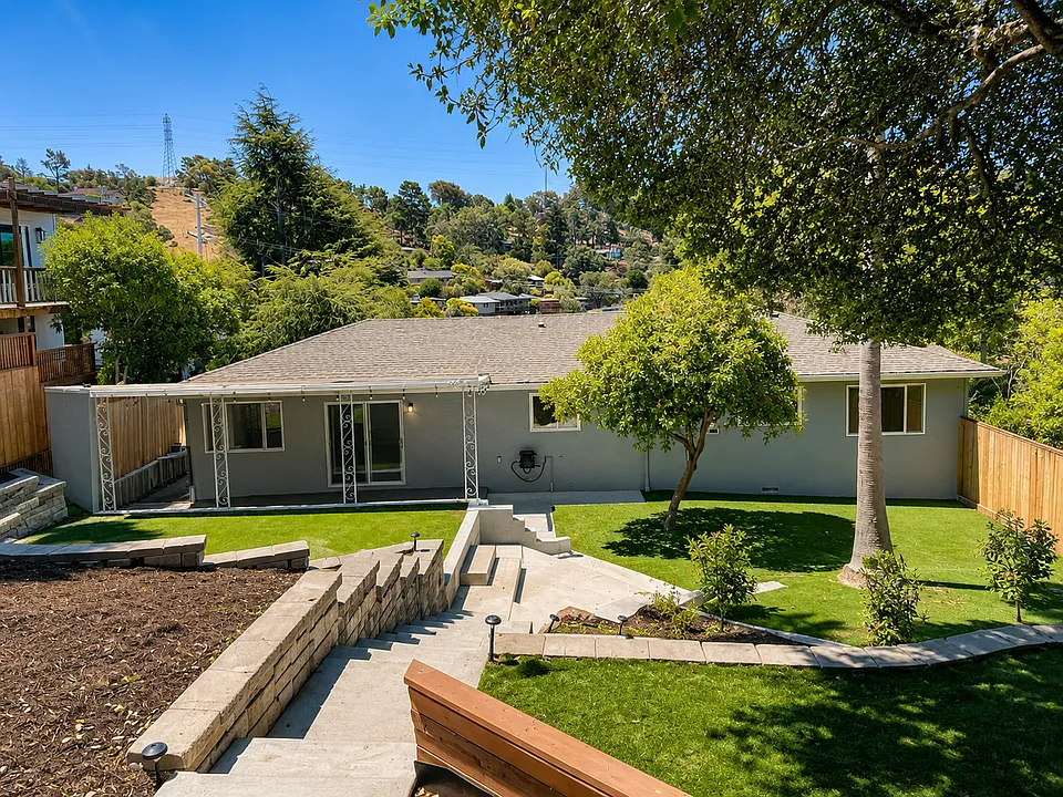 44 Millay Pl
