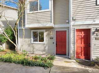 7027 210th St SW APT A, Lynnwood, WA 98036
