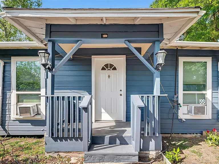 968 Garapan St — Photo 1
