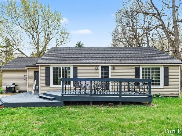 8349 Fletcher Rd, Greenville, MI 48838