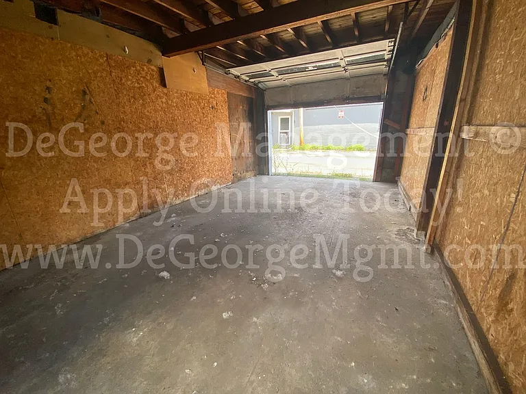 1161 E Union St — Photo 27