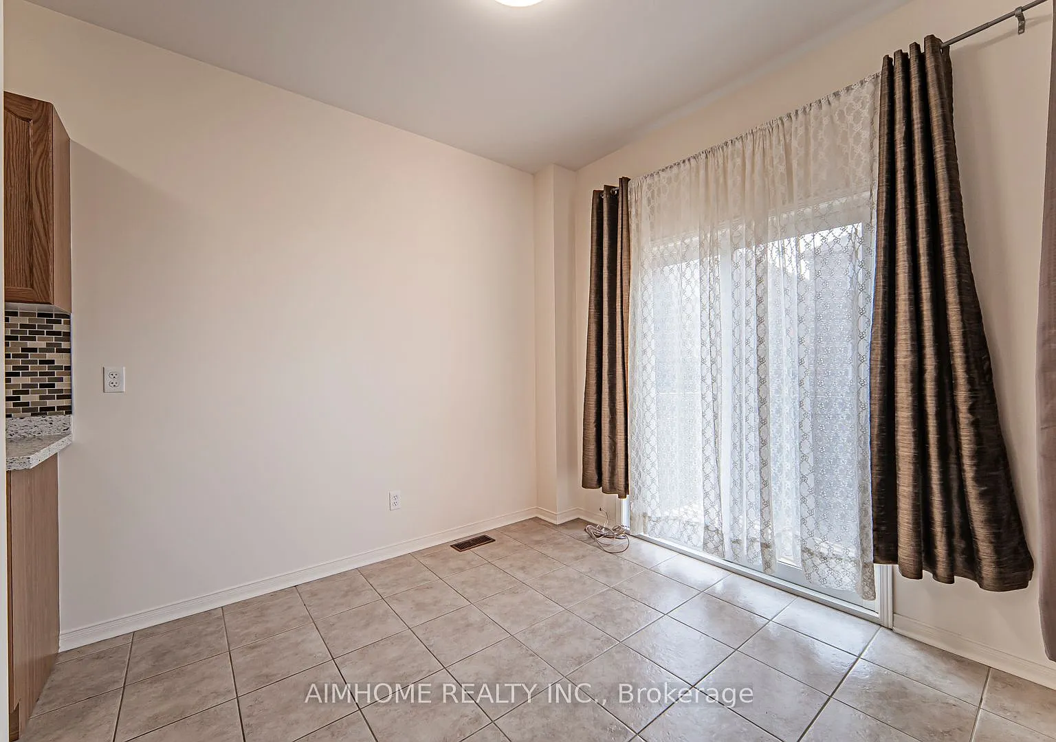 3 bed, $3,350 — Photo 4
