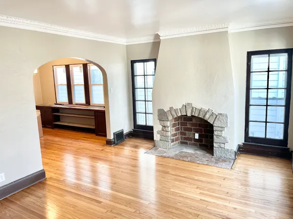 2404 N 56th St, Milwaukee, WI 53210