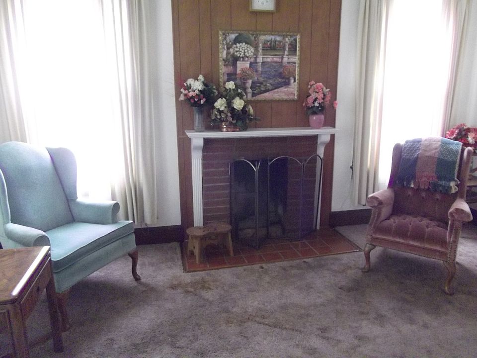 2nd image of 411 N Hart St