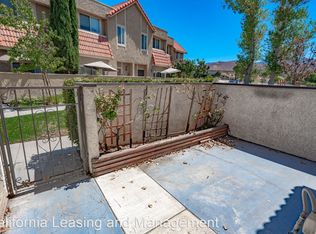 18004 River Cir APT 4, Santa Clarita, CA 91387