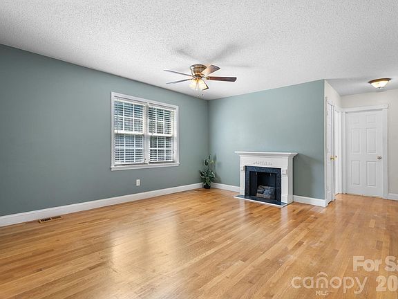 5th image of 4400 Willowood Dr