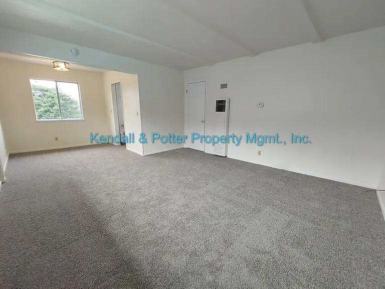 218 Alhambra Ave — Photo 10