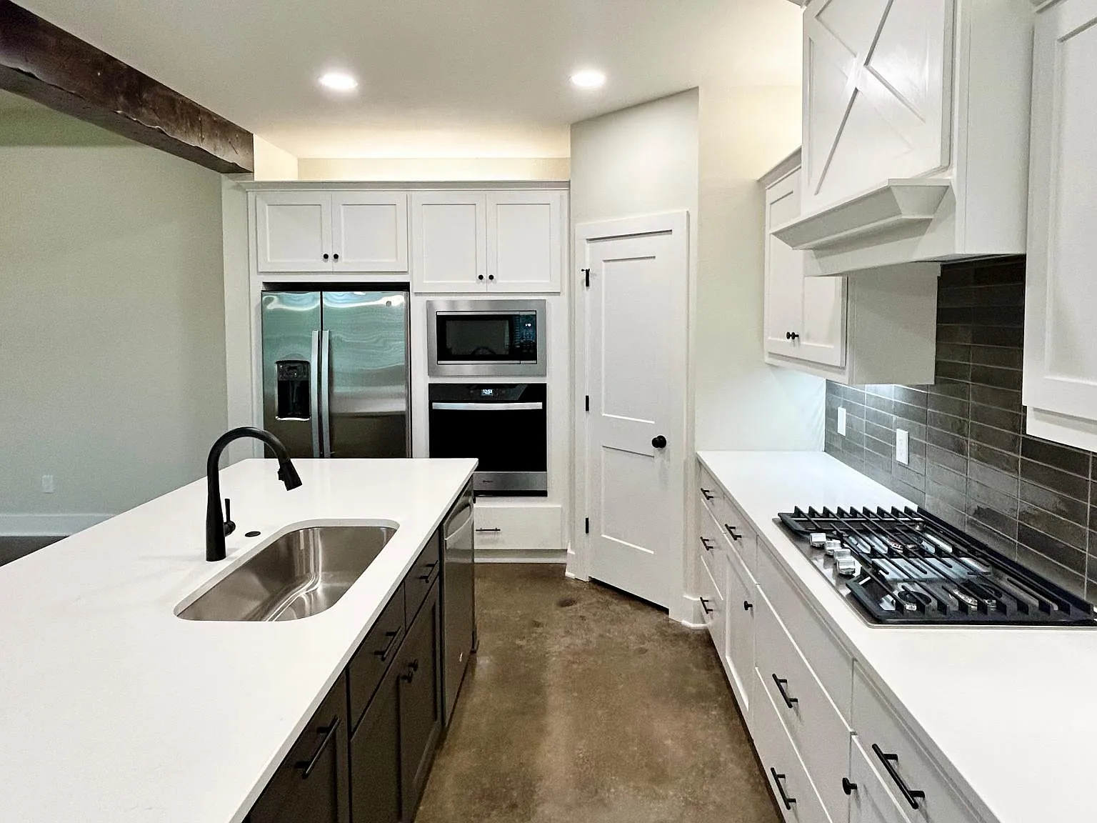 4 bed, 1980 sqft, $2,500 — Photo 4