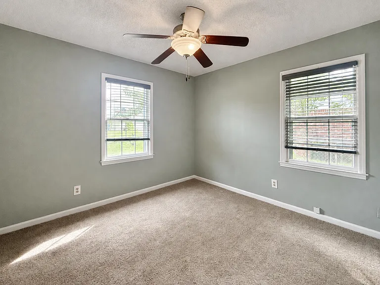 103 Dorchester Manor Blvd — Photo 11