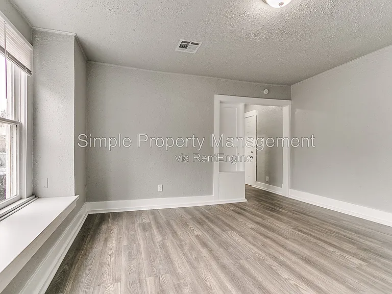 1728 NE Euclid St — Photo 6