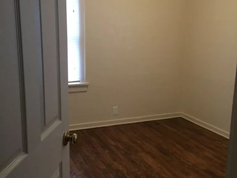3299 Glengary St — Photo 2