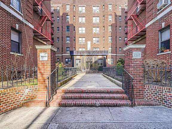 3rd image of 15501 90th Ave APT 6O
