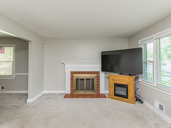 3rd image of 3816 Woodmere Dr