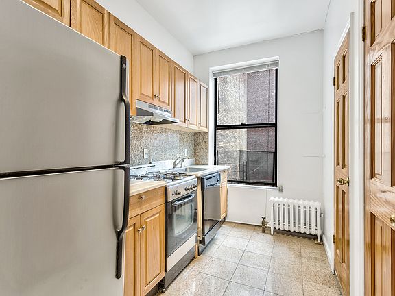 5th image of 1457 3rd Ave Front 2B