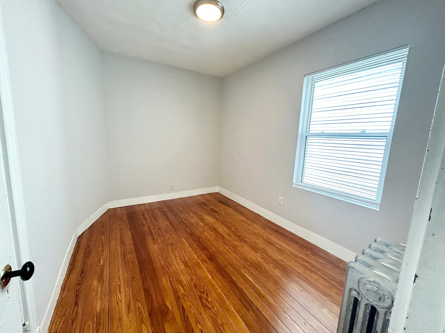 4 bed, 9999 sqft, $3,500 — Photo 3