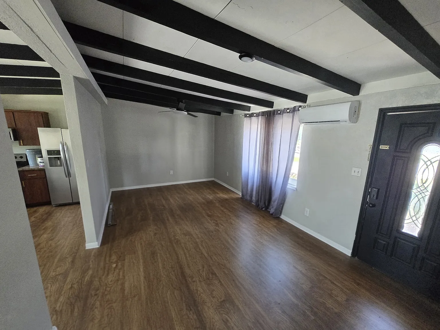 2 bed, 1200 sqft, $2,200 — Photo 2