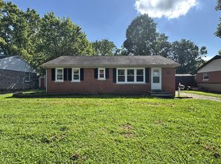 1882 Rio Vista Dr, Paris, KY 40361