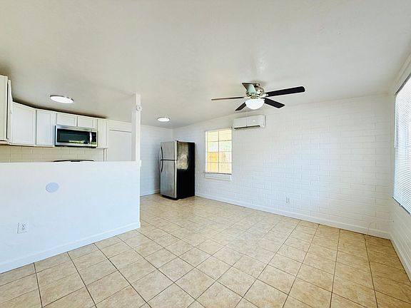 5th image of 2614 N Los Altos Ave #6