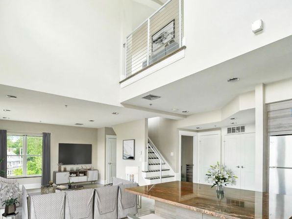 62 Howard St #312