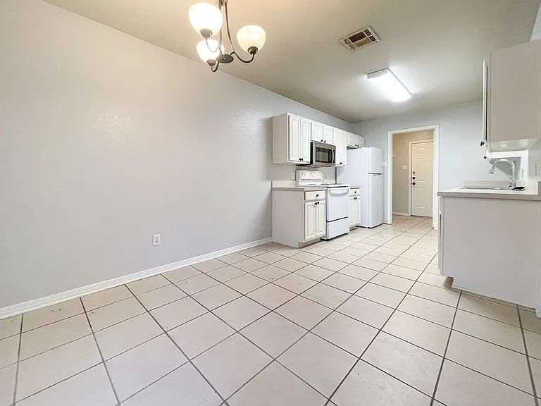 10145 Valencia Dr #A — Photo 9